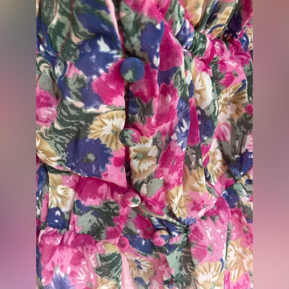 ASTR The Label Women's Pink and Purple Floral Blouse size LargeNWOT - Picture 3 of 10